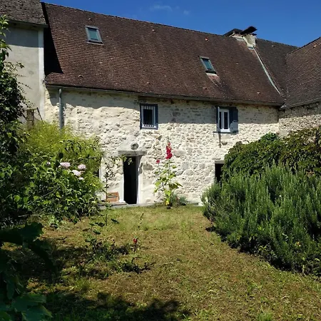 Casa de Férias Maison De Village Renovee